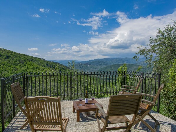 Terrace/patio - L'Amorosa by Interhome (Montecatini Terme)