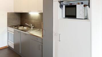 Réfrigérateur, micro-ondes, four, lave-vaisselle