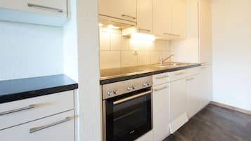 Réfrigérateur, micro-ondes, four, lave-vaisselle