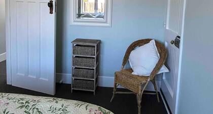 Spacious | Sunny | Warm - KK03219, Spacious | Sunny | Warm