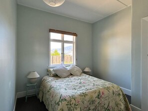 4 quartos, ferros/tábuas de passar roupa, Wi-Fi, roupa de cama