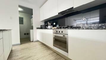 Fridge, microwave, oven, stovetop