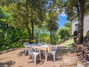 Outdoor dining - Vacation home Vincio by Interhome (Camaiore)