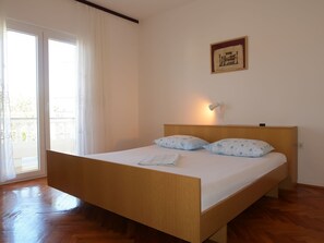 3 bedrooms, Internet