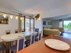 Dining - Apartment Laura by Interhome (Labin)