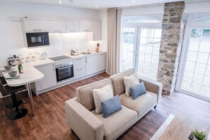 Kühlschrank, Mikrowelle, Ofen, Toaster