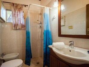 Hair dryer, towels