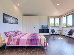 4 bedrooms, desk, iron/ironing board, WiFi - Vacation home Andrea by Interhome (Pula)