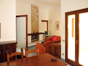 Fernseher, Kamin