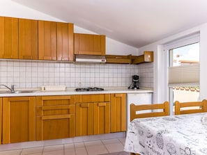 Frigorifero, microonde, forno, lavastoviglie