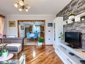 Fernseher, Tischfußball