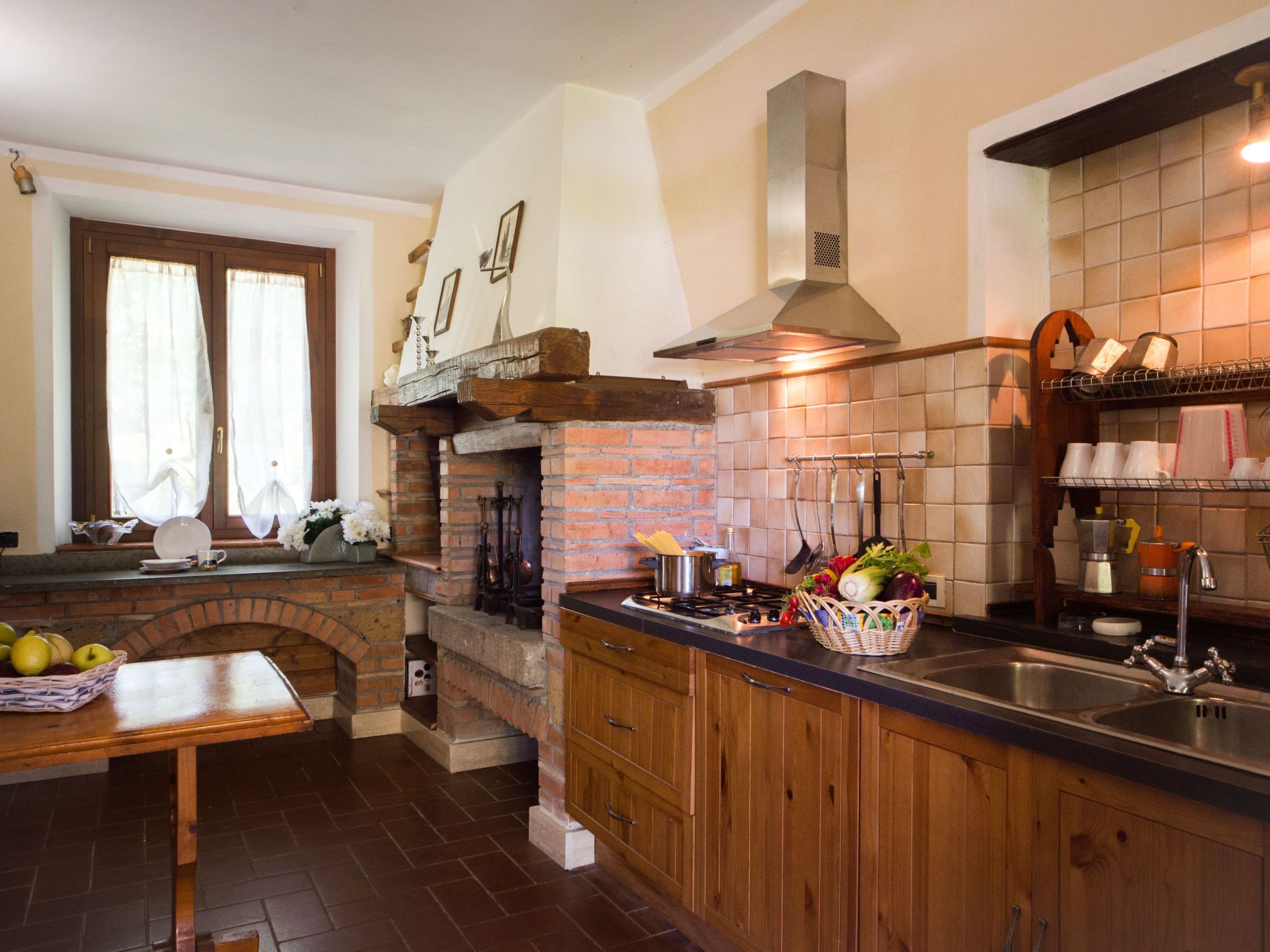 Réfrigérateur, four, lave-vaisselle, grille-pain