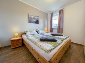 3 bedrooms, desk, iron/ironing board, WiFi - Friesenperle by Interhome (Norden)