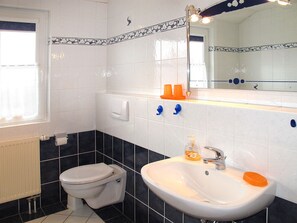 Bathroom - Vacation home Tjarks by Interhome (Horumersiel)