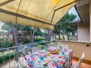 تناول الطعام بالخارج