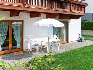 Outdoor dining - Christina by Interhome (Imst)