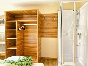 16 habitaciones y wifi 