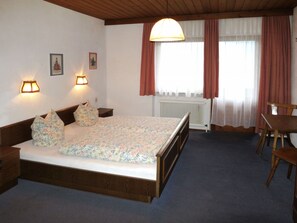 9 bedrooms, internet