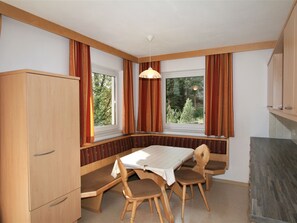 Dining - Ratschnhäusl by Interhome (Mayrhofen)