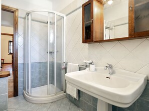 Towels - Le Bore by Interhome (Castelnuovo di Garfagnana)