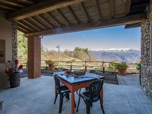 Outdoor dining - Le Bore by Interhome (Castelnuovo di Garfagnana)