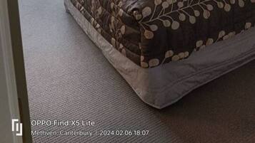 1 bedroom, iron/ironing board, travel cot, WiFi