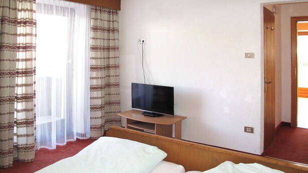 Room - Haupthaus Schönblick (SVH119) by Interhome (St Valentin/San Valentino)