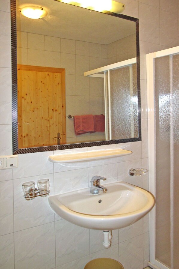 Bathroom / Wellness - Haupthaus Schönblick (SVH118) by Interhome (St Valentin/San Valentino)
