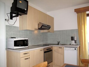 Fridge, microwave, oven, dishwasher - Haupthaus Schönblick by Interhome (St Valentin/San Valentino)