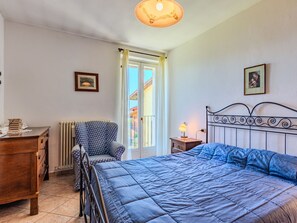 2 habitaciones, tabla de planchar con plancha y wifi 