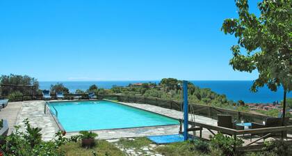 Le Terrazze del Geco Bungalow B (SLR301) by Interhome