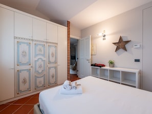 2 chambres, bureau, accès Internet