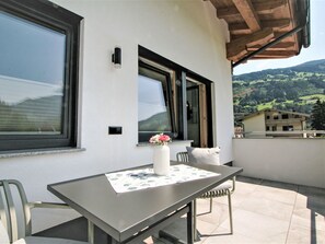 Outdoor dining - Vom Gerslosstein zum Rumerblick by Interhome (Aschau im Zillertal)