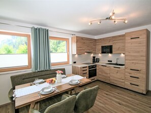 Fridge, microwave, oven, dishwasher - Vom Gerslosstein zum Rumerblick by Interhome (Aschau im Zillertal)