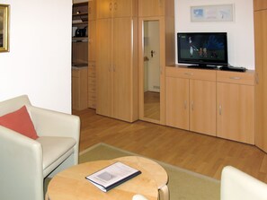 Een televisie en een dvd-speler