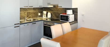 Fridge, microwave, oven, dishwasher