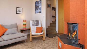 Télévision, cheminée