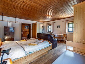 6 bedrooms