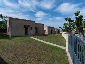 Exterior - La Pinède, bungalow 4 pers. by Interhome (Sagone)