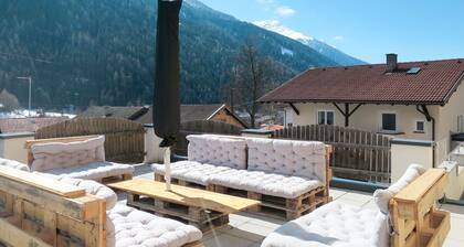 Zentral by Interhome