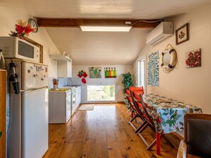 Fridge, microwave, oven, dishwasher - Villa Volpajola by Interhome (Cervione/Castagniccia)