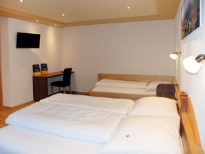 10 bedrooms, Internet