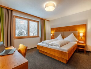 4 室のベッドルーム、インターネット