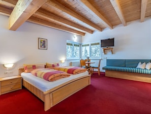 4 bedrooms, WiFi - Grissemann by Interhome (Kappl)