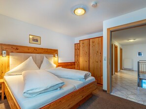 5 chambres, accès Internet