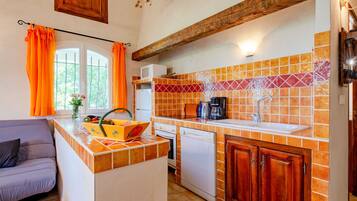 Réfrigérateur, micro-ondes, four, lave-vaisselle