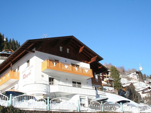 Apart Garni Royal by Interhome