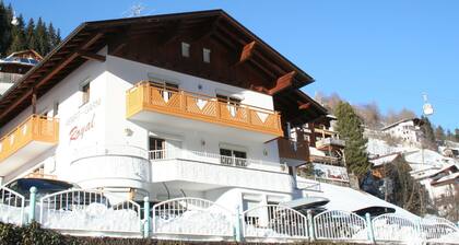 Apart Garni Royal by Interhome