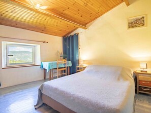 1 室のベッドルーム、デスク、アイロン / アイロン台、WiFi