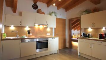 Kühlschrank, Ofen, Geschirrspüler, Toaster